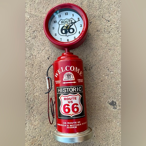 Route 66 Petrol Bowser Clock Red - Picture 2 of 8